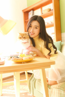 新婚教师李丽华